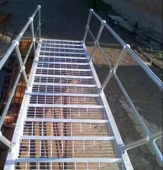 樓梯踏步鍍鋅格柵