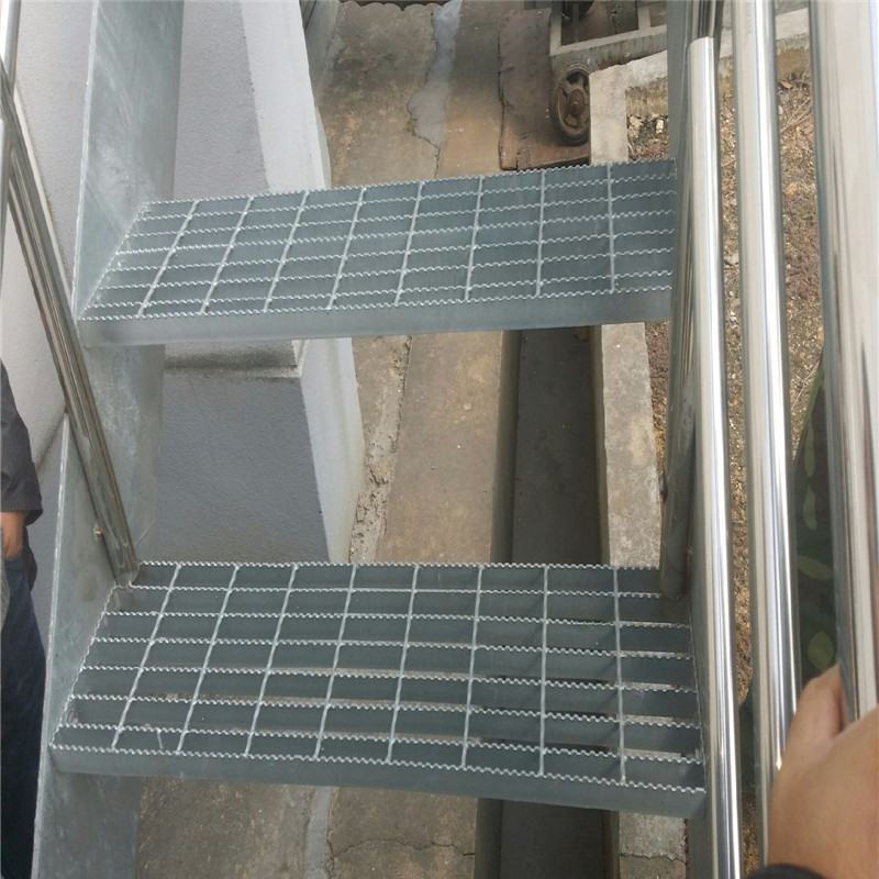 防滑鍍鋅鋼格柵踏步